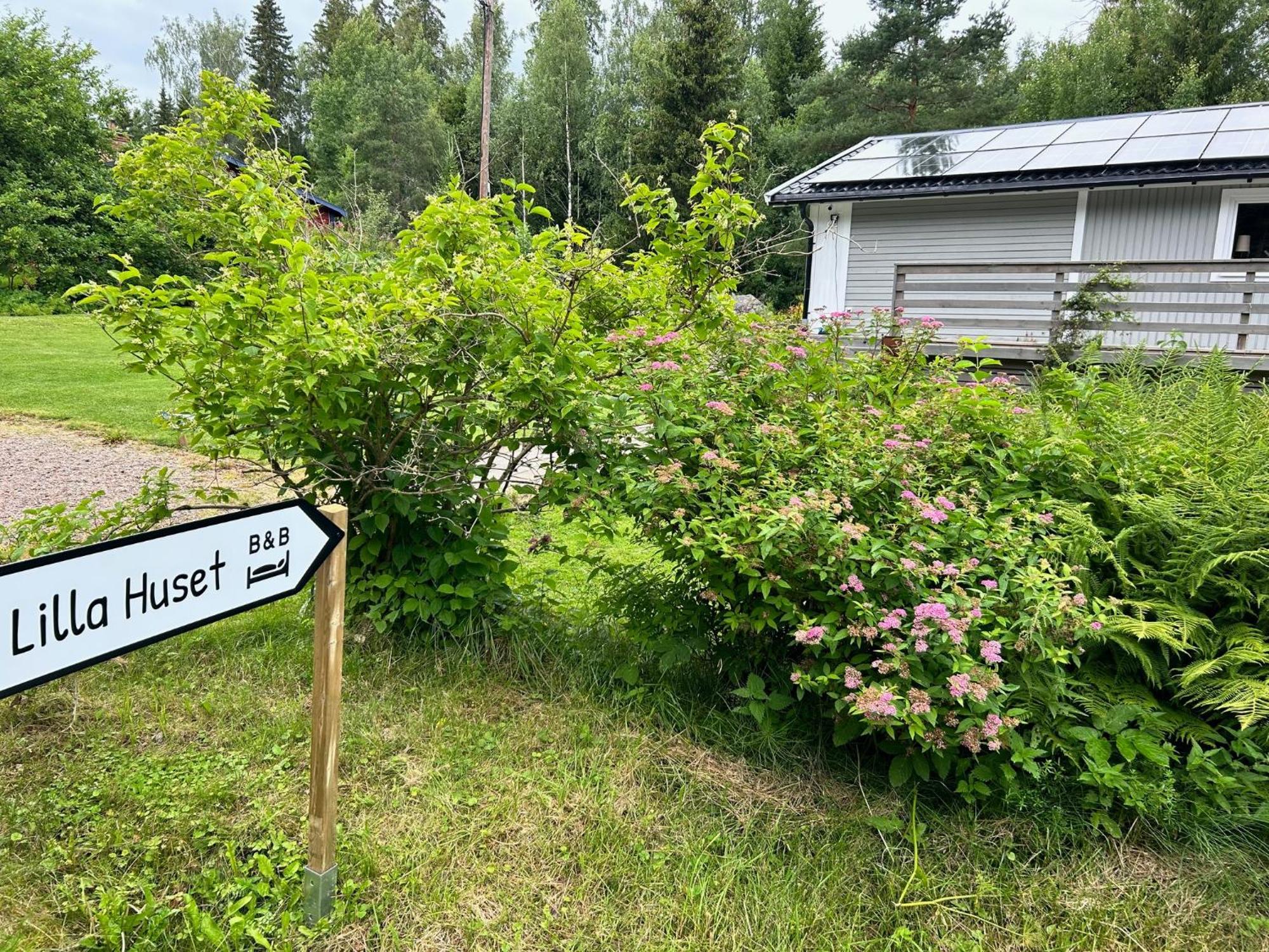 Lilla Huset Bed & Breakfast - Countryside Guesthouse, Free Parking Örebro Exterior foto