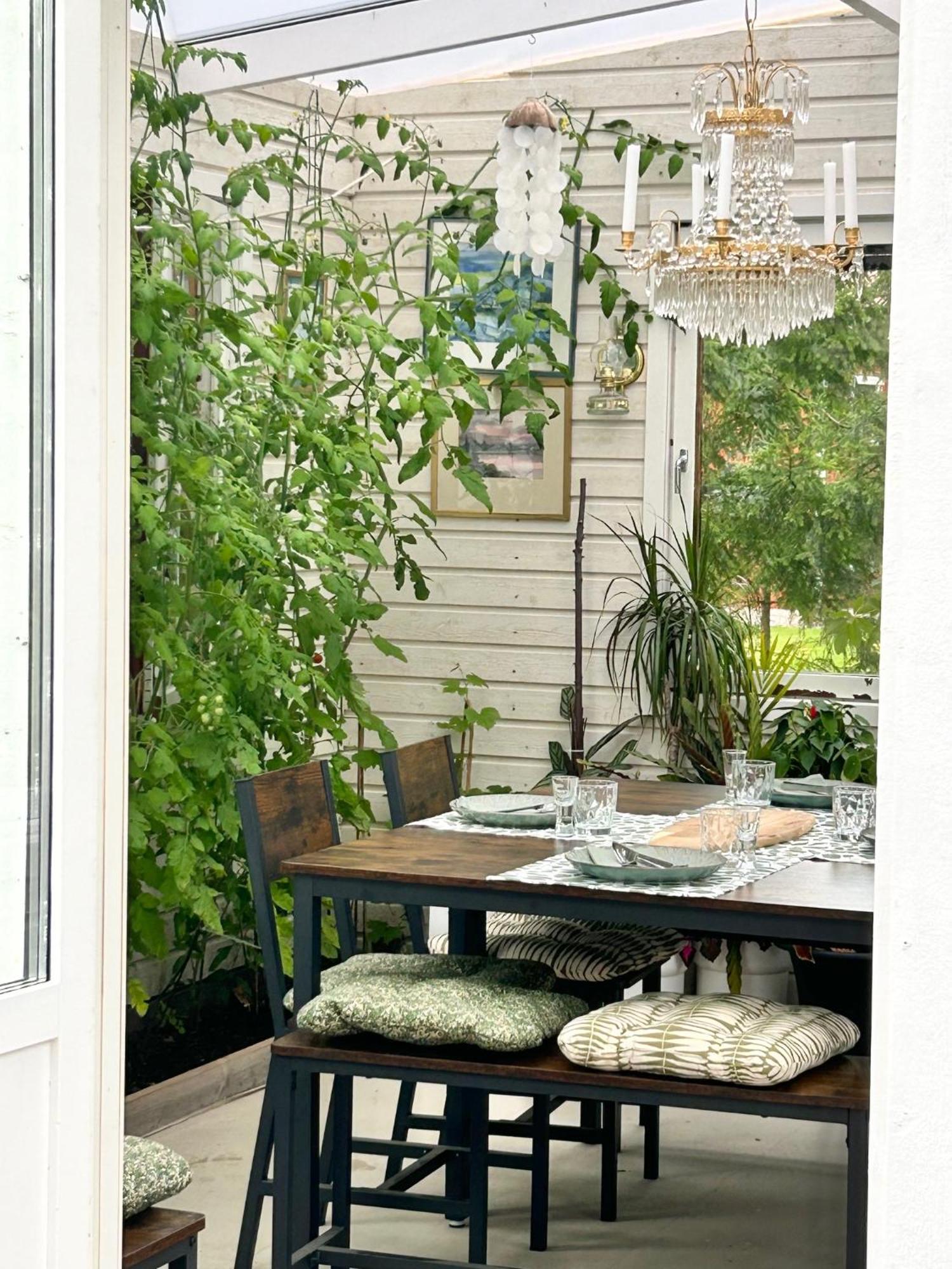 Lilla Huset Bed & Breakfast - Countryside Guesthouse, Free Parking Örebro Exterior foto