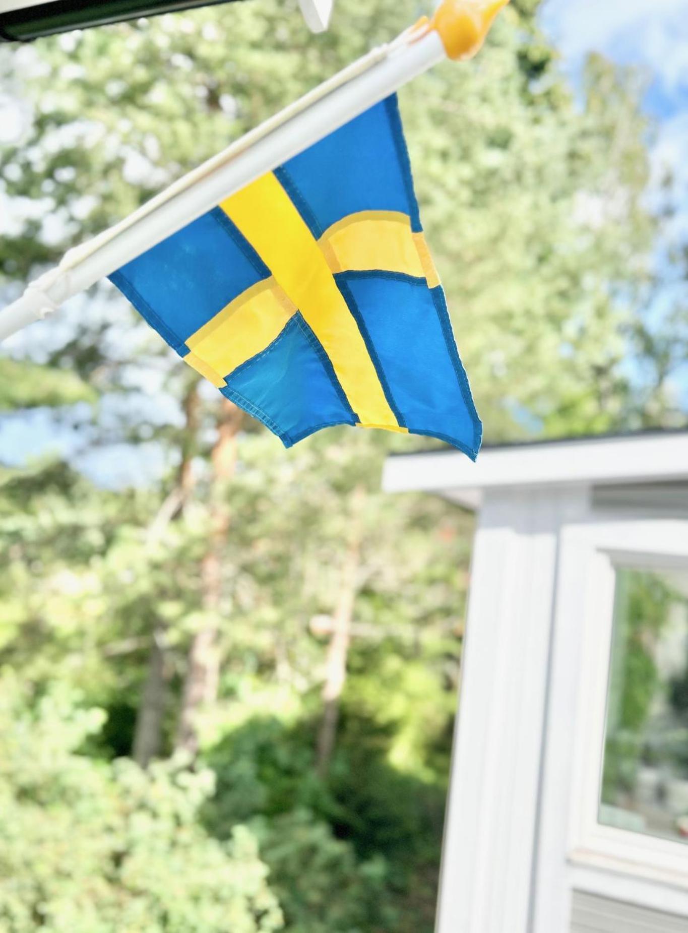 Lilla Huset Bed & Breakfast - Countryside Guesthouse, Free Parking Örebro Exterior foto